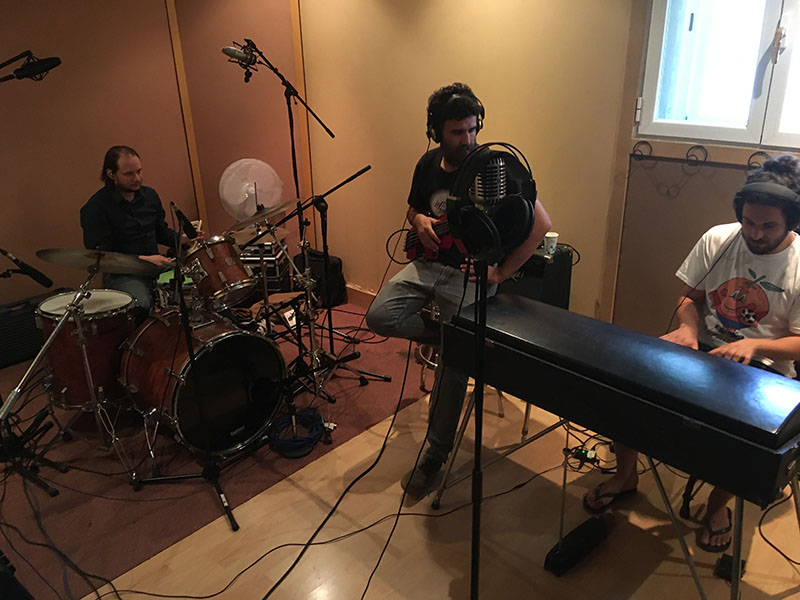 Upcoming Uprising - Chandra's Gravabación estudio